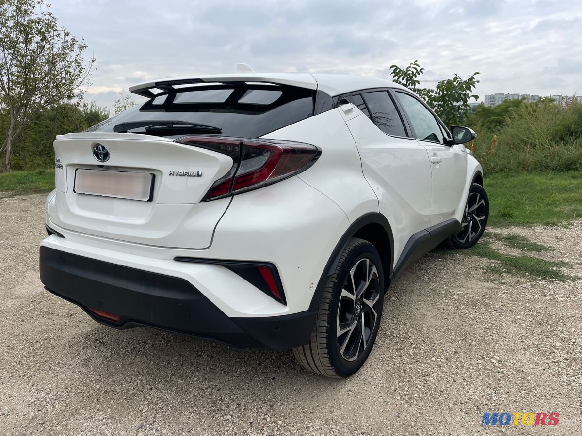 2019' Toyota C-HR photo #5