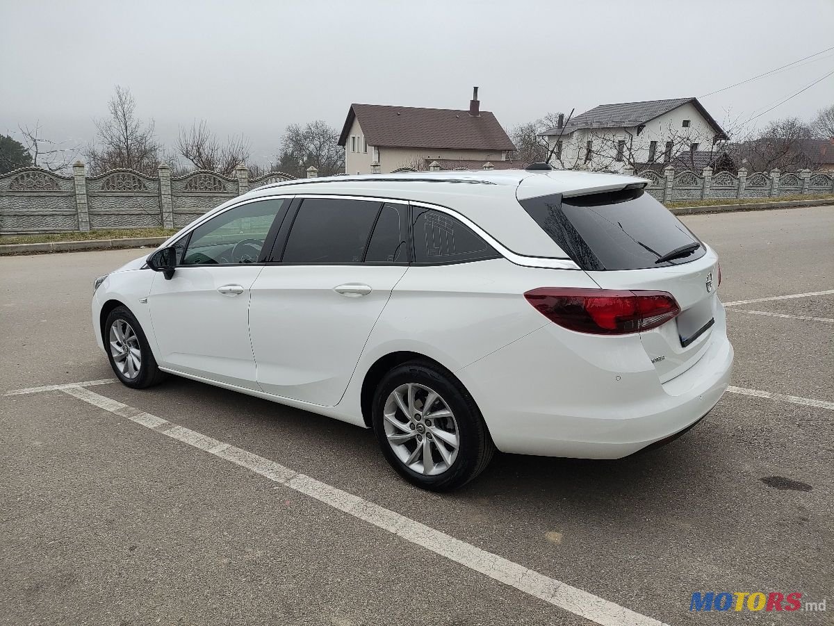 2021' Opel Astra photo #2