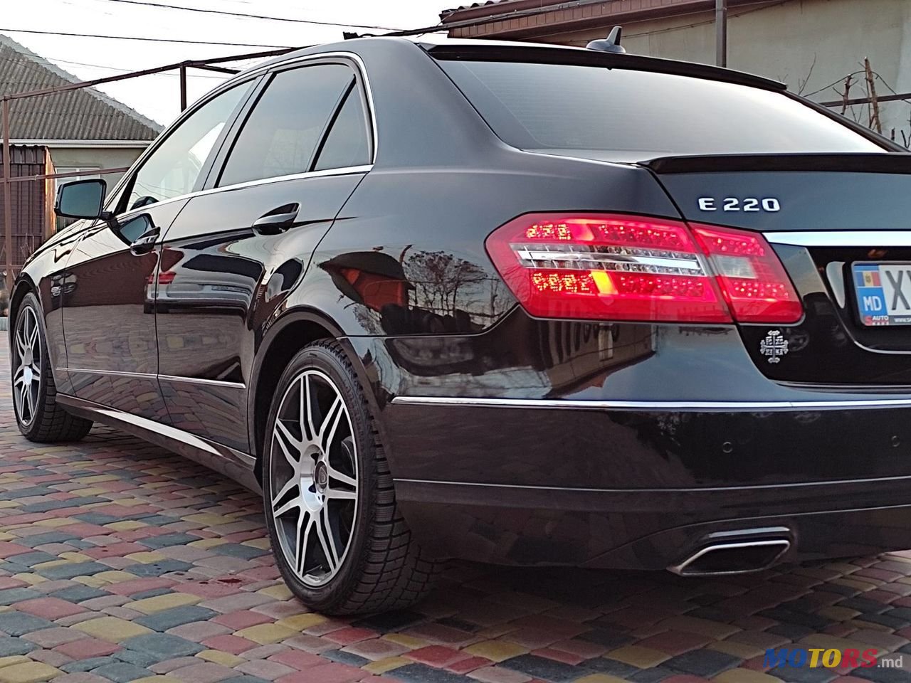 2010' Mercedes-Benz E Класс photo #3