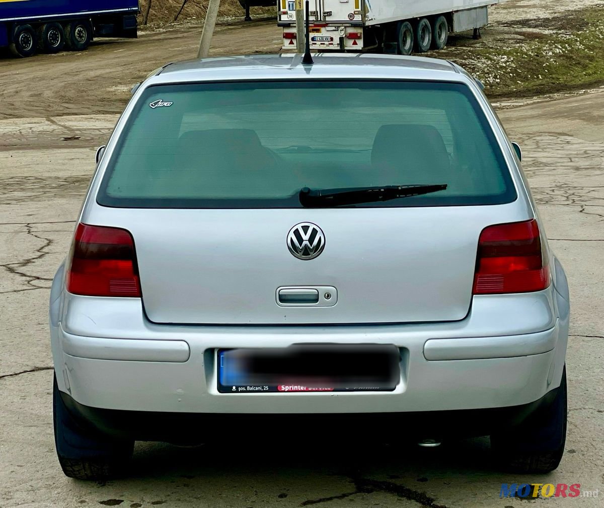 2002' Volkswagen Golf photo #5