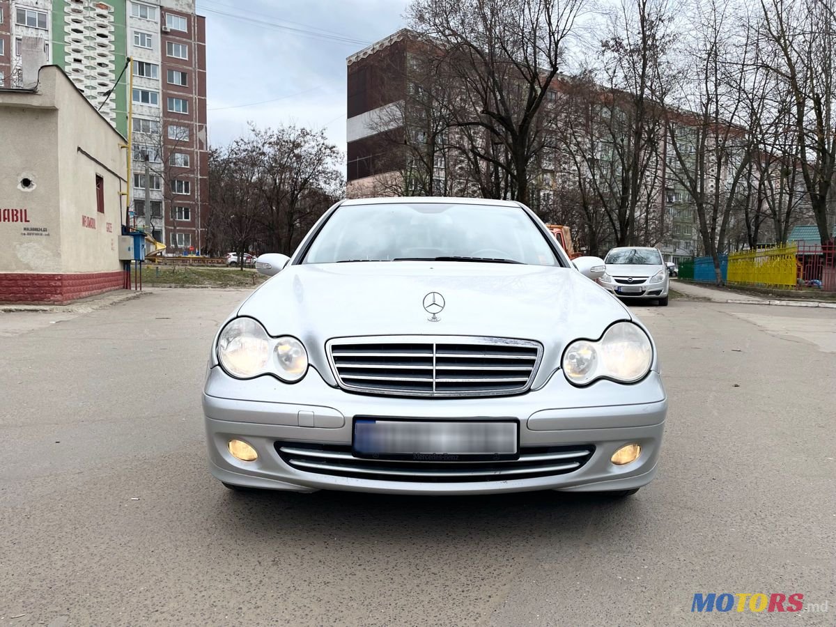 2006' Mercedes-Benz C-Class photo #2
