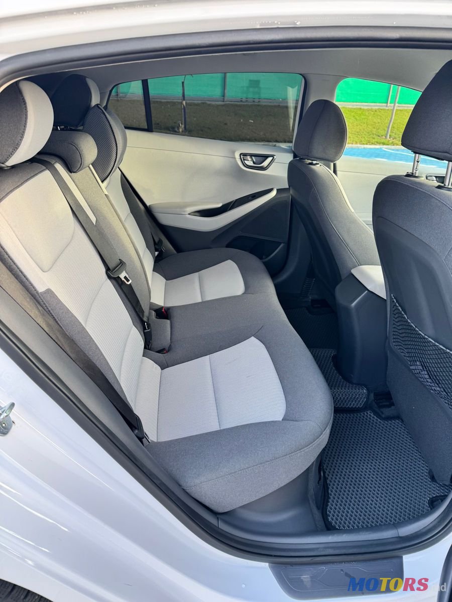 2020' Hyundai Ioniq photo #6