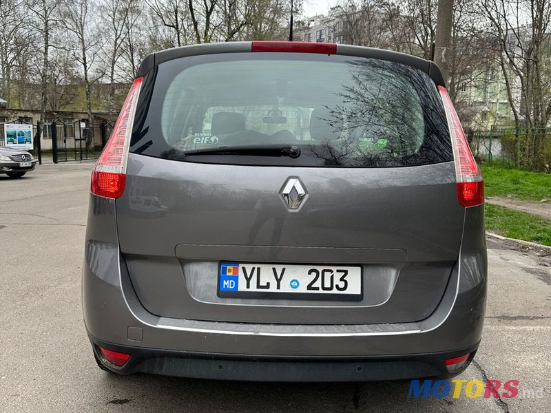 2013' Renault Grand Scenic photo #4