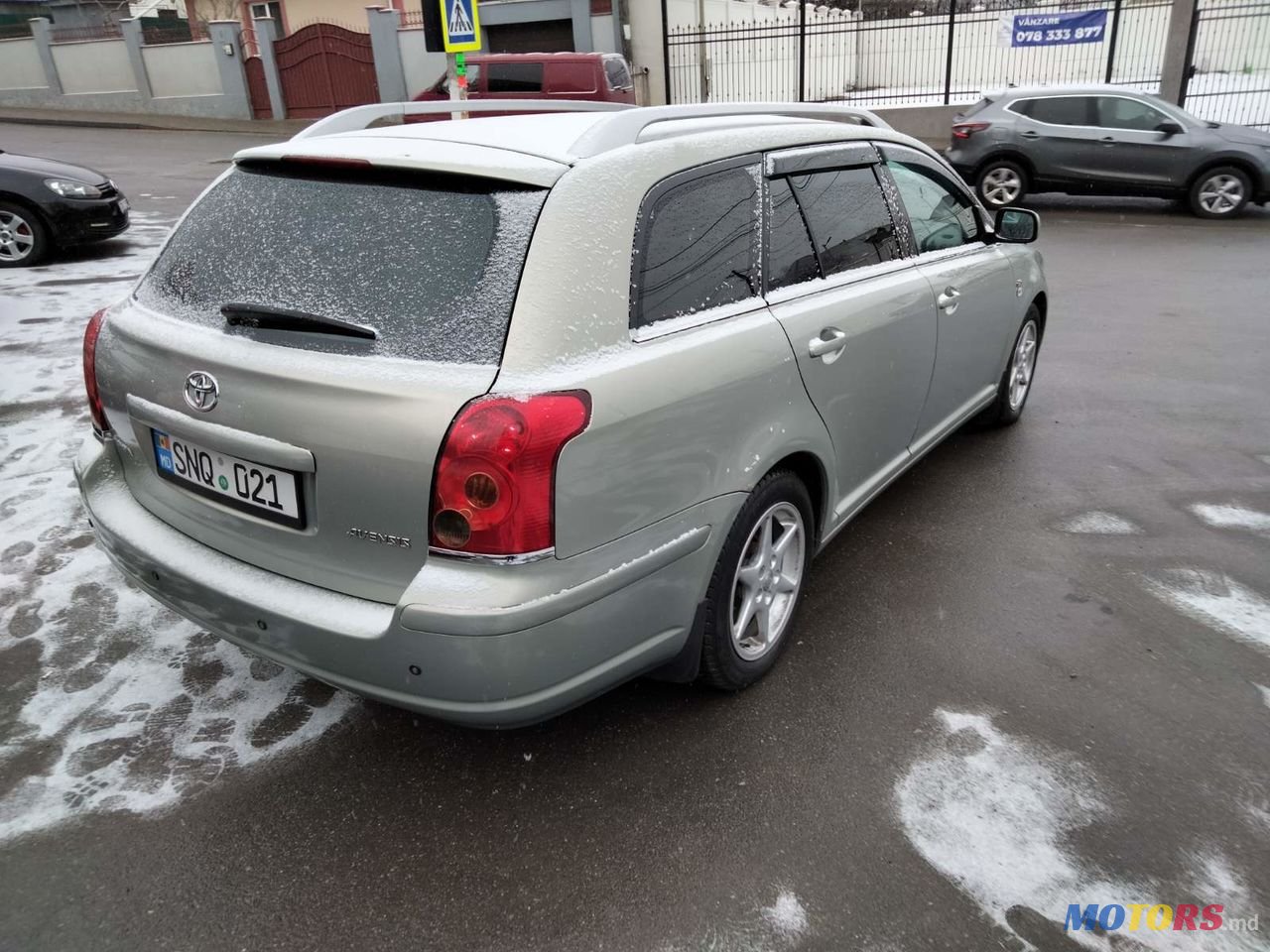 2004' Toyota Avensis photo #3