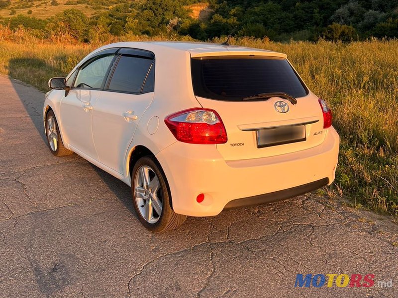 2010' Toyota Auris photo #4