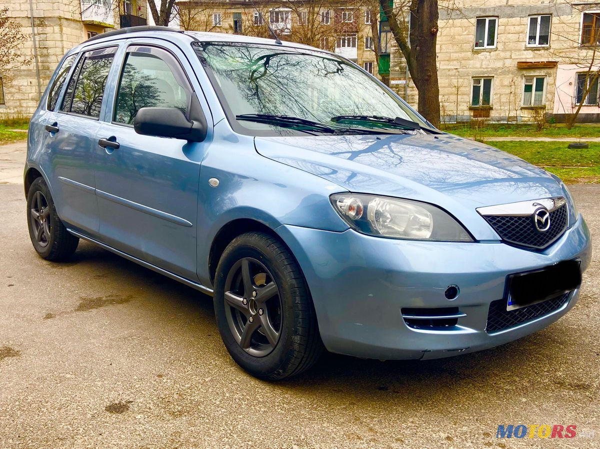 2003' Mazda 2 photo #2