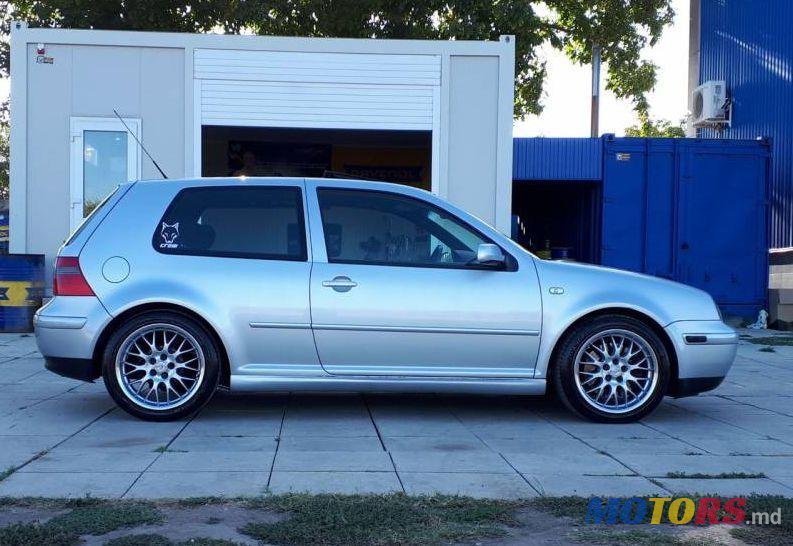 2003' Volkswagen Golf photo #1