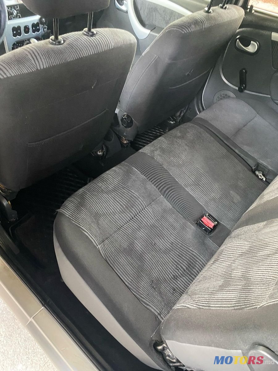 2009' Dacia Logan Mcv photo #6