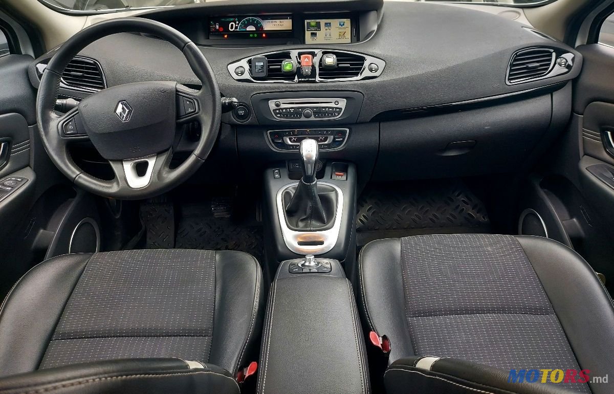 2011' Renault Grand Scenic photo #1