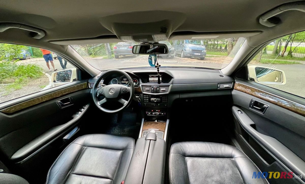 2013' Mercedes-Benz E-Class photo #5