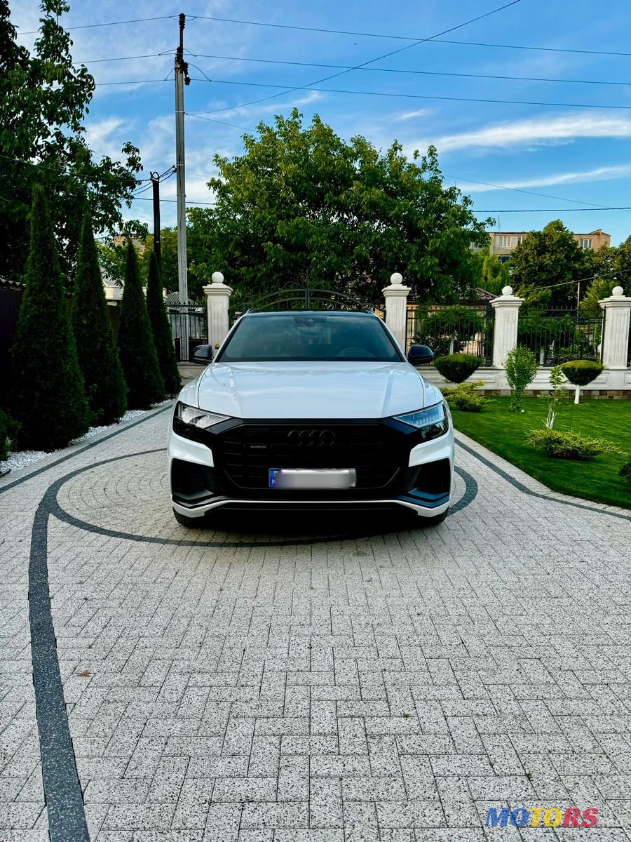 2019' Audi Q8 photo #2