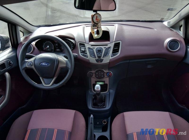 2010' Ford Fiesta photo #3