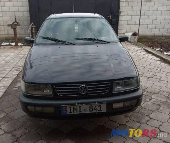 1995' Volkswagen Passat photo #1
