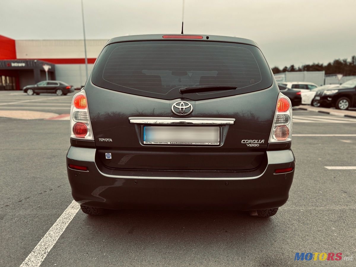 2008' Toyota Corolla Verso photo #4