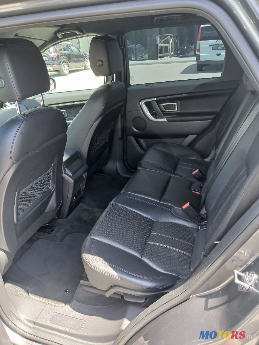 2017' Land Rover Discovery Sport photo #6