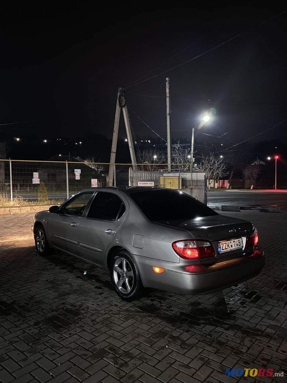 2001' Nissan Maxima photo #2