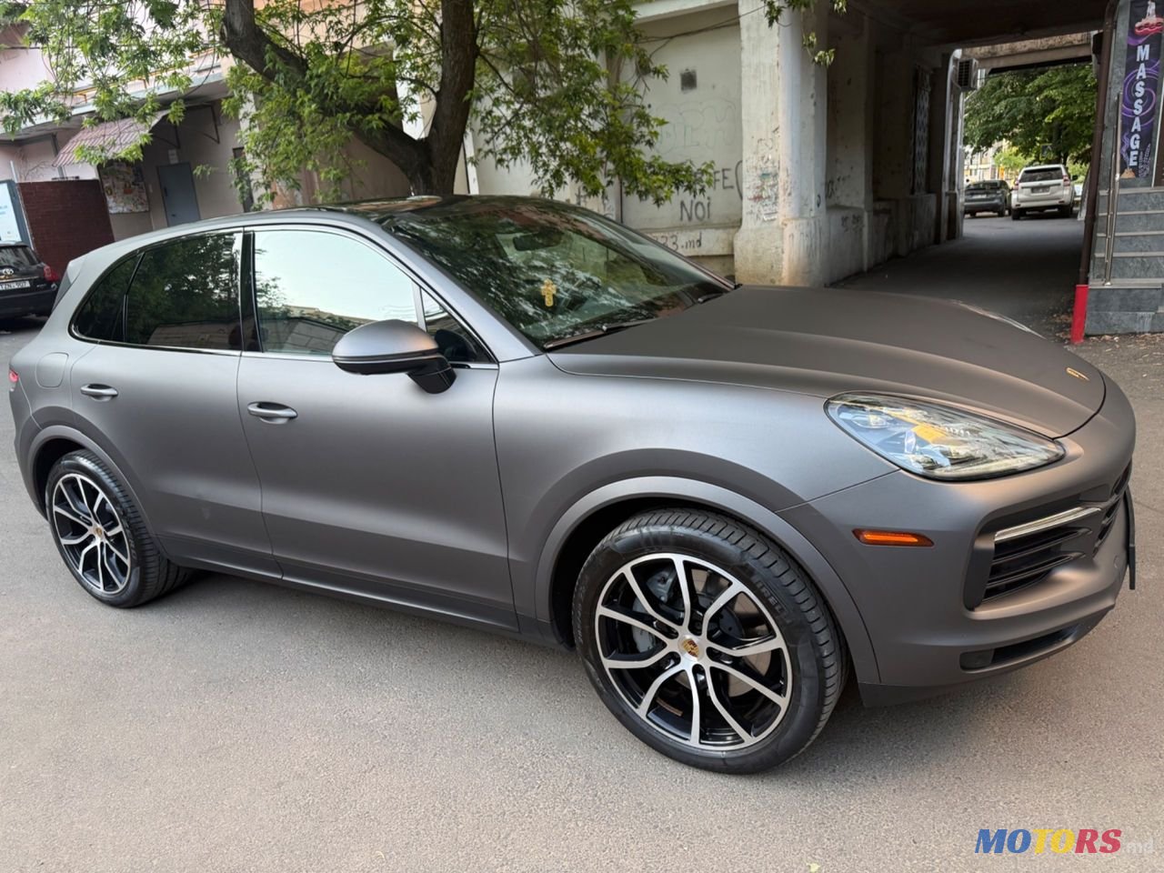 2019' Porsche Cayenne photo #1