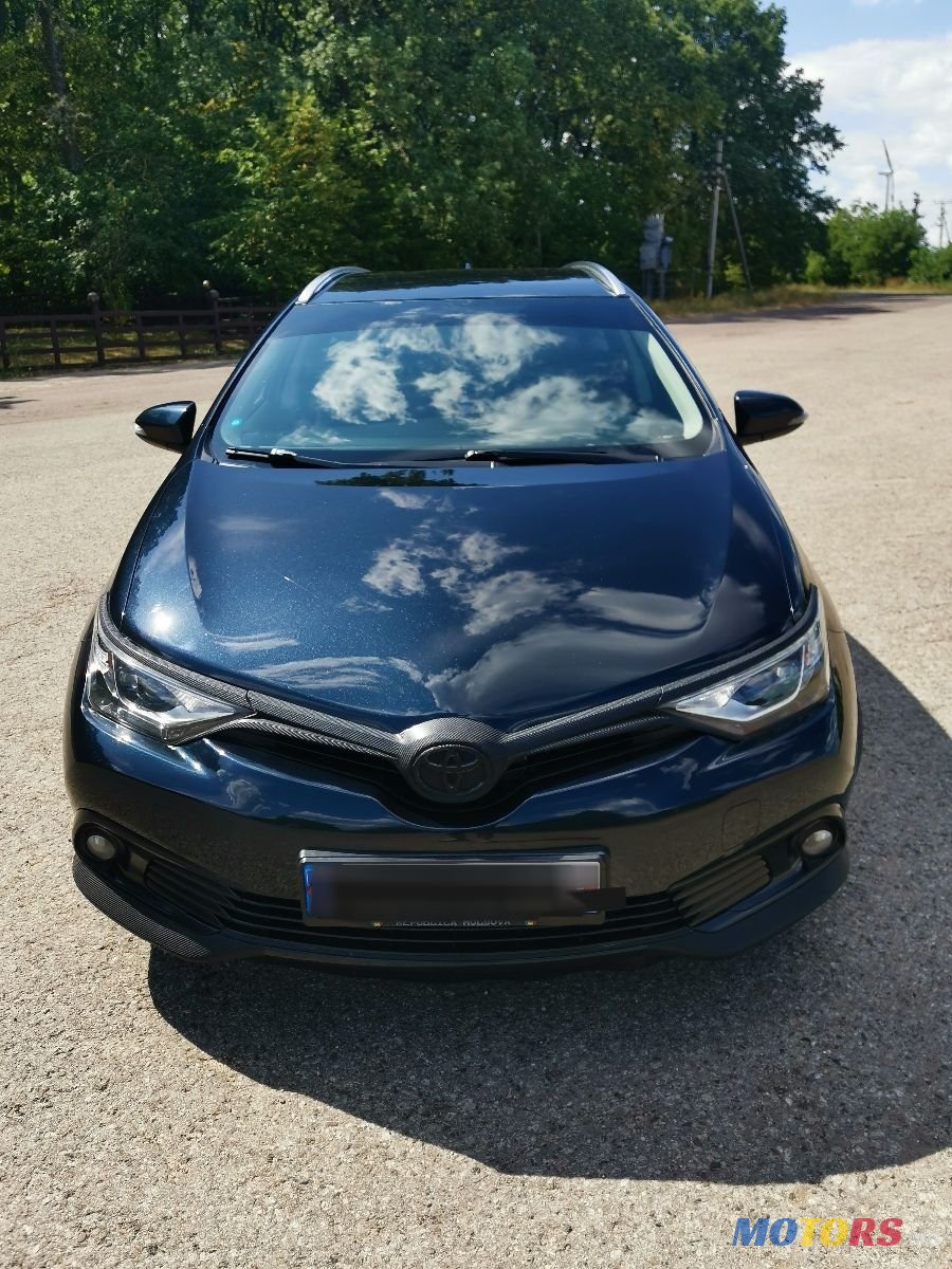 2015' Toyota Auris photo #2