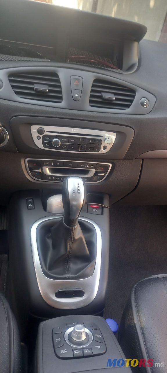 2015' Renault Scenic photo #5