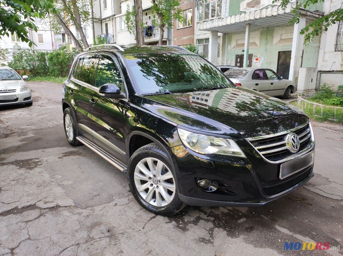 2009' Volkswagen Tiguan photo #1