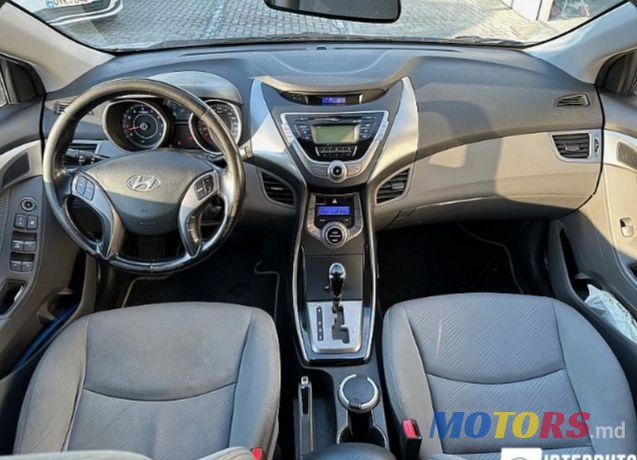 2013' Hyundai Elantra photo #2