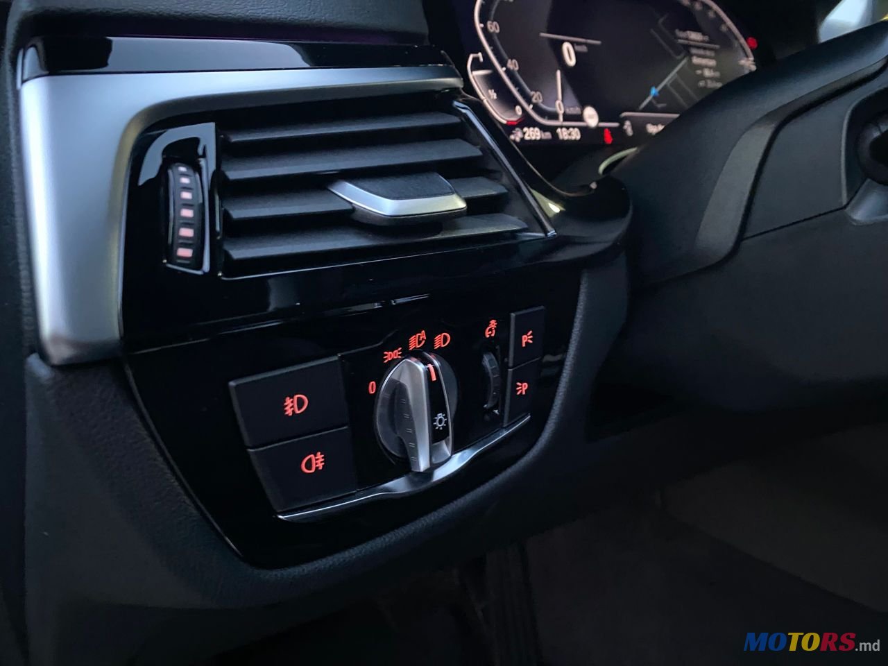 2019' BMW 5 Series photo #6