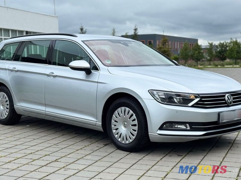 2018' Volkswagen Passat photo #2