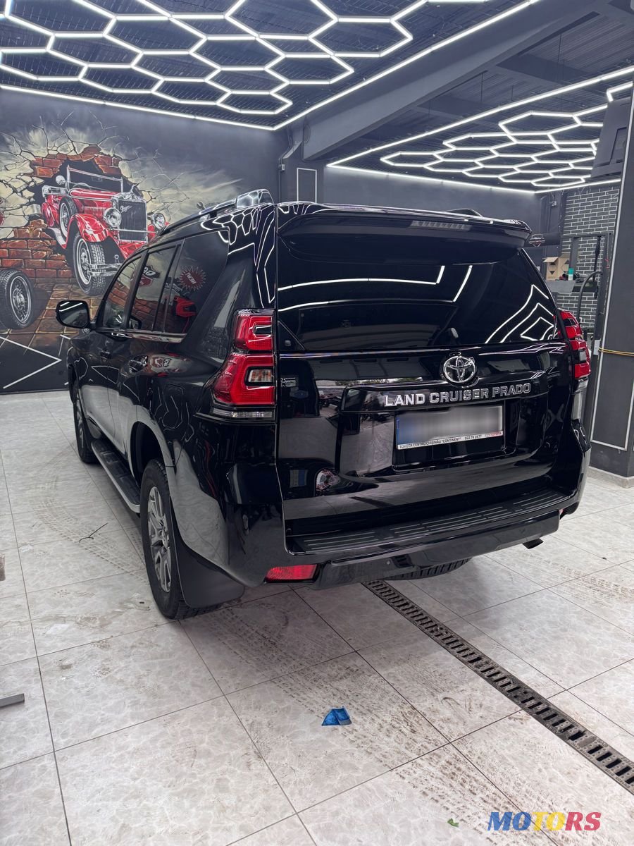 2019' Toyota Land Cruiser Prado photo #4