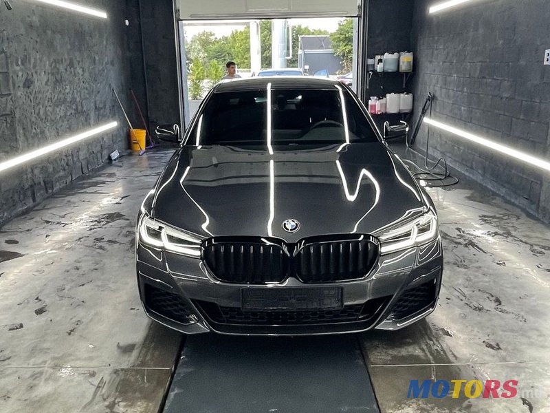 2021' BMW 5 Series photo #1