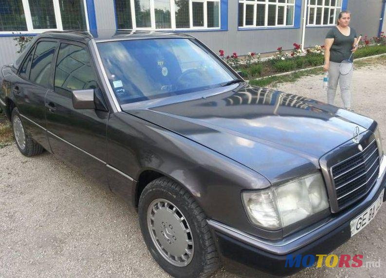 1992' Mercedes-Benz 124 photo #1