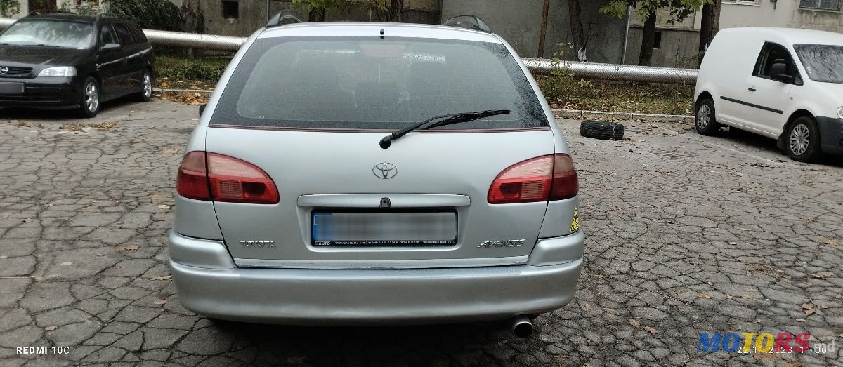 2001' Toyota Avensis photo #5