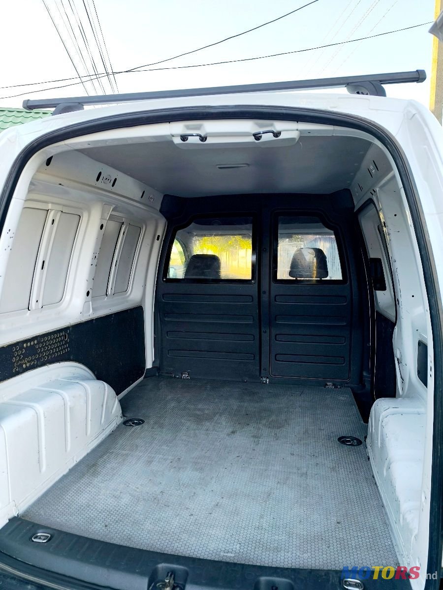 2015' Volkswagen Caddy photo #6