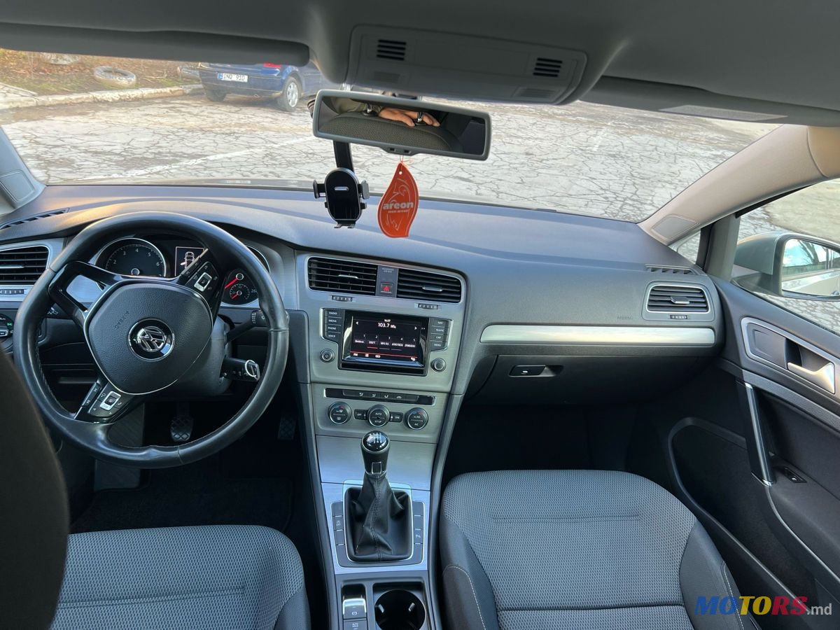 2014' Volkswagen Golf photo #5