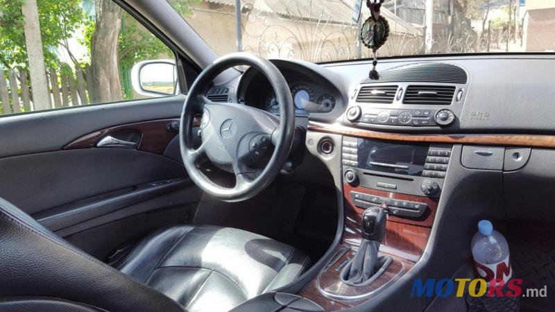 2004' Mercedes-Benz E-Class photo #4