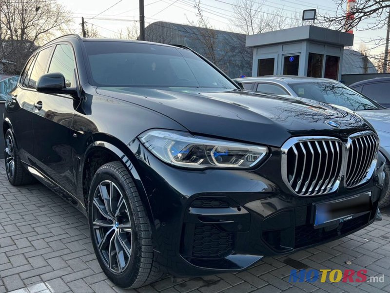 2022' BMW X5 photo #2