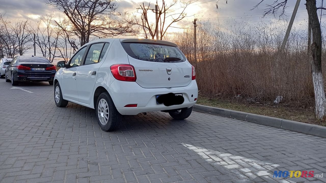 2016' Dacia Sandero photo #3