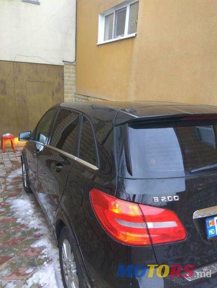 2014' Mercedes-Benz B photo #2