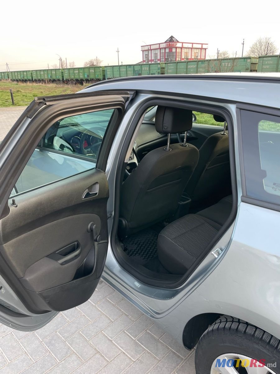 2015' Opel Astra photo #6