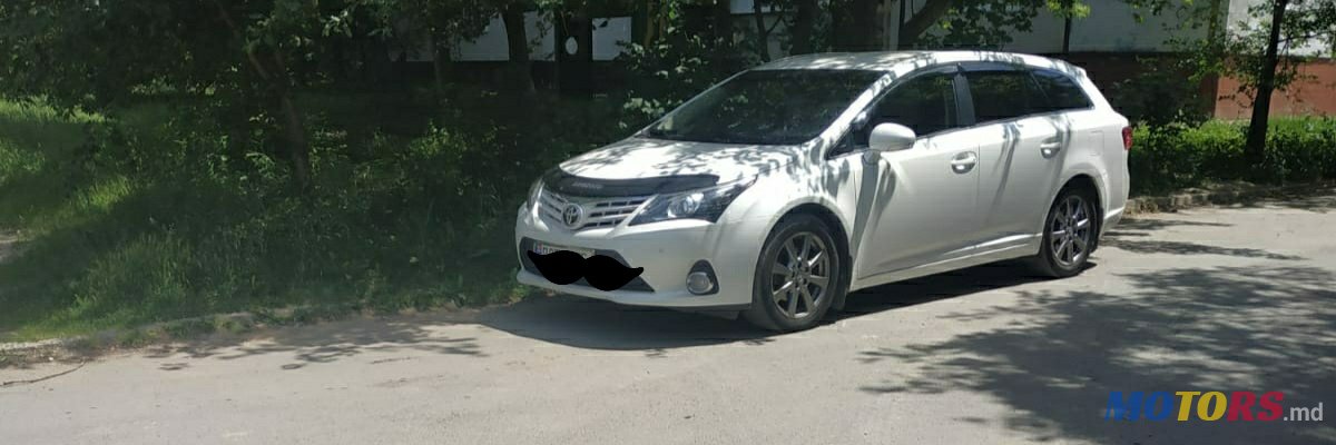 2013' Toyota Avensis photo #3