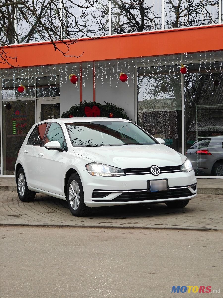 2019' Volkswagen Golf photo #2