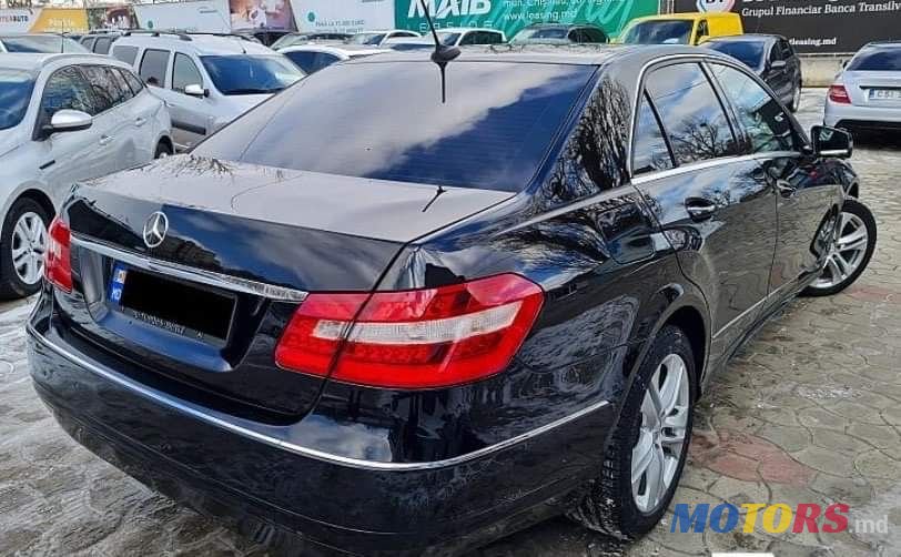 2010' Mercedes-Benz E Класс photo #4