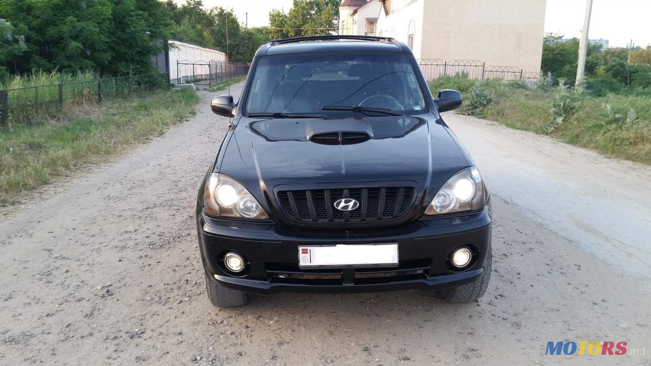 2002' Hyundai Terracan photo #1