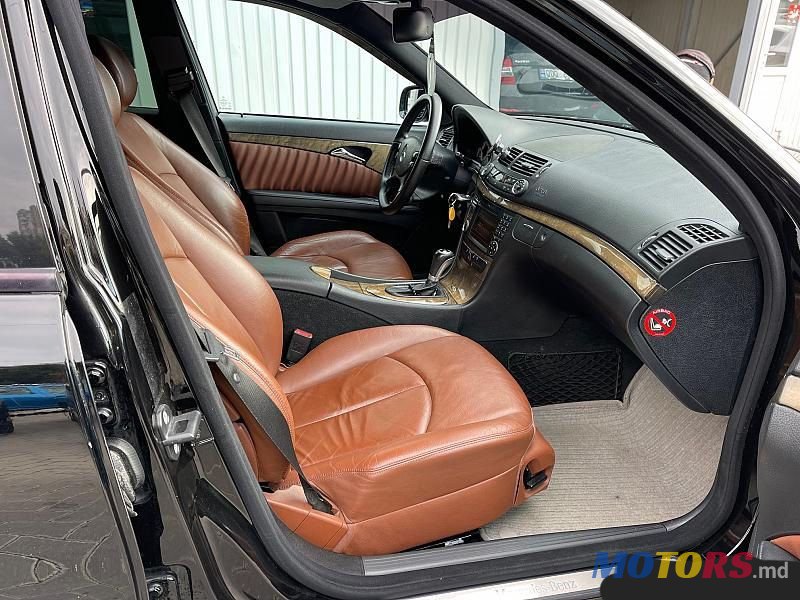 2008' Mercedes-Benz E-Class photo #5