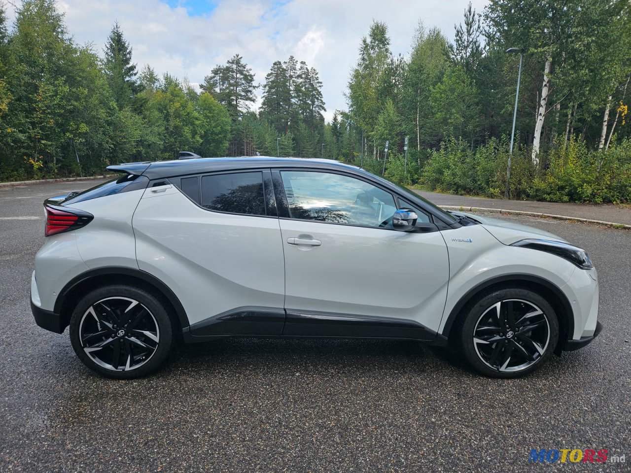 2021' Toyota C-HR GR sport photo #1