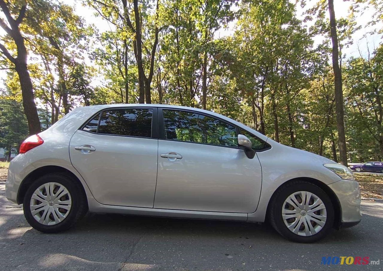 2010' Toyota Auris photo #1