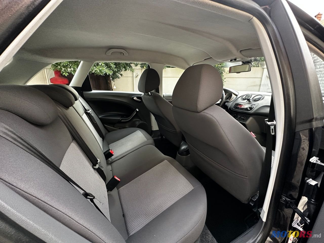 2011' SEAT Ibiza photo #6