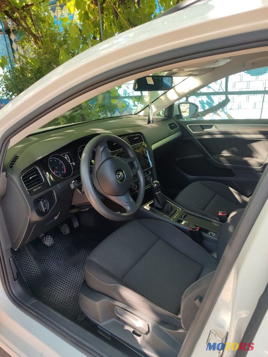 2018' Volkswagen Golf photo #6