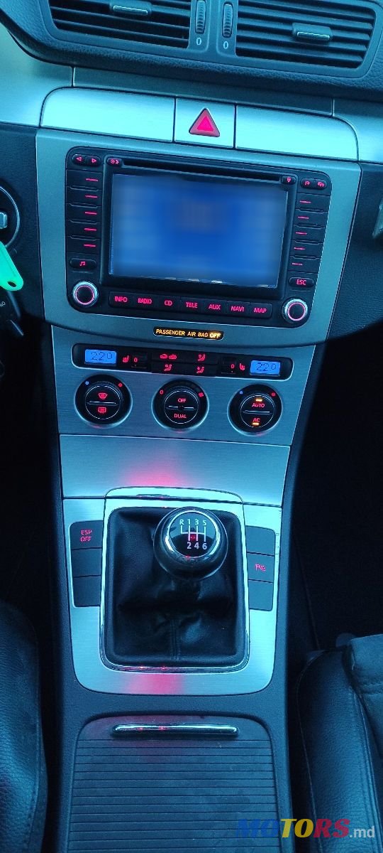 2007' Volkswagen Passat photo #2