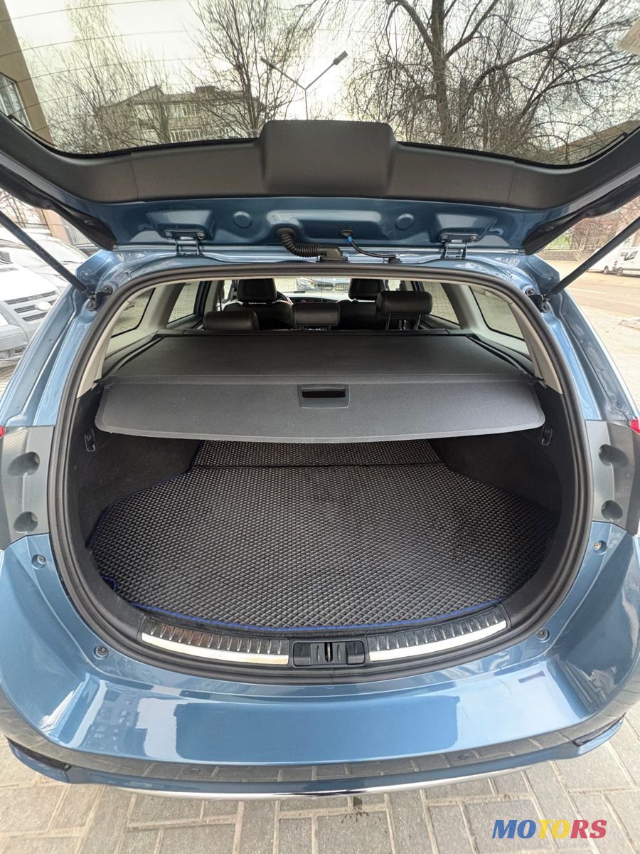 2015' Toyota Auris photo #5