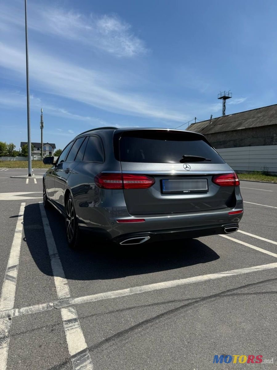 2019' Mercedes-Benz E-Class photo #2